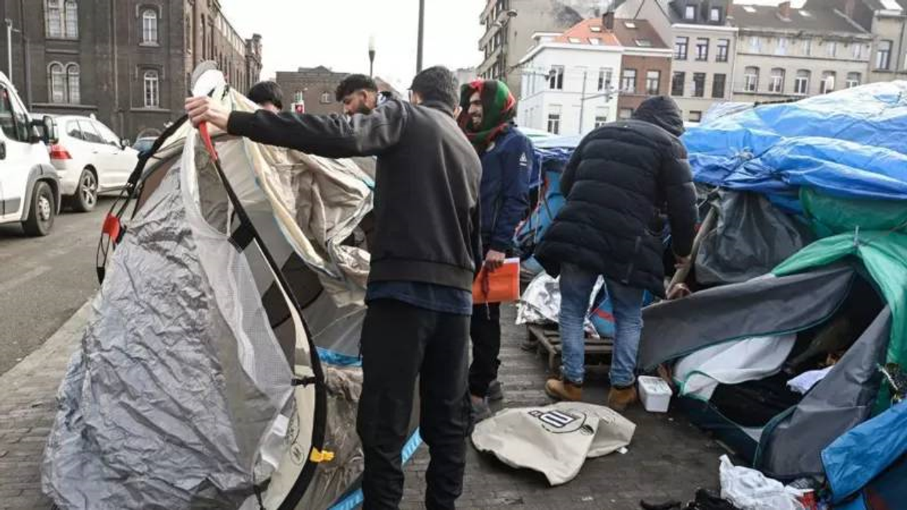 Belçika Danıştayı ‘bekar erkek sığınmacı alınmaması’ kararını iptal etti, hükümet geri adım atmayacağını açıkladı
