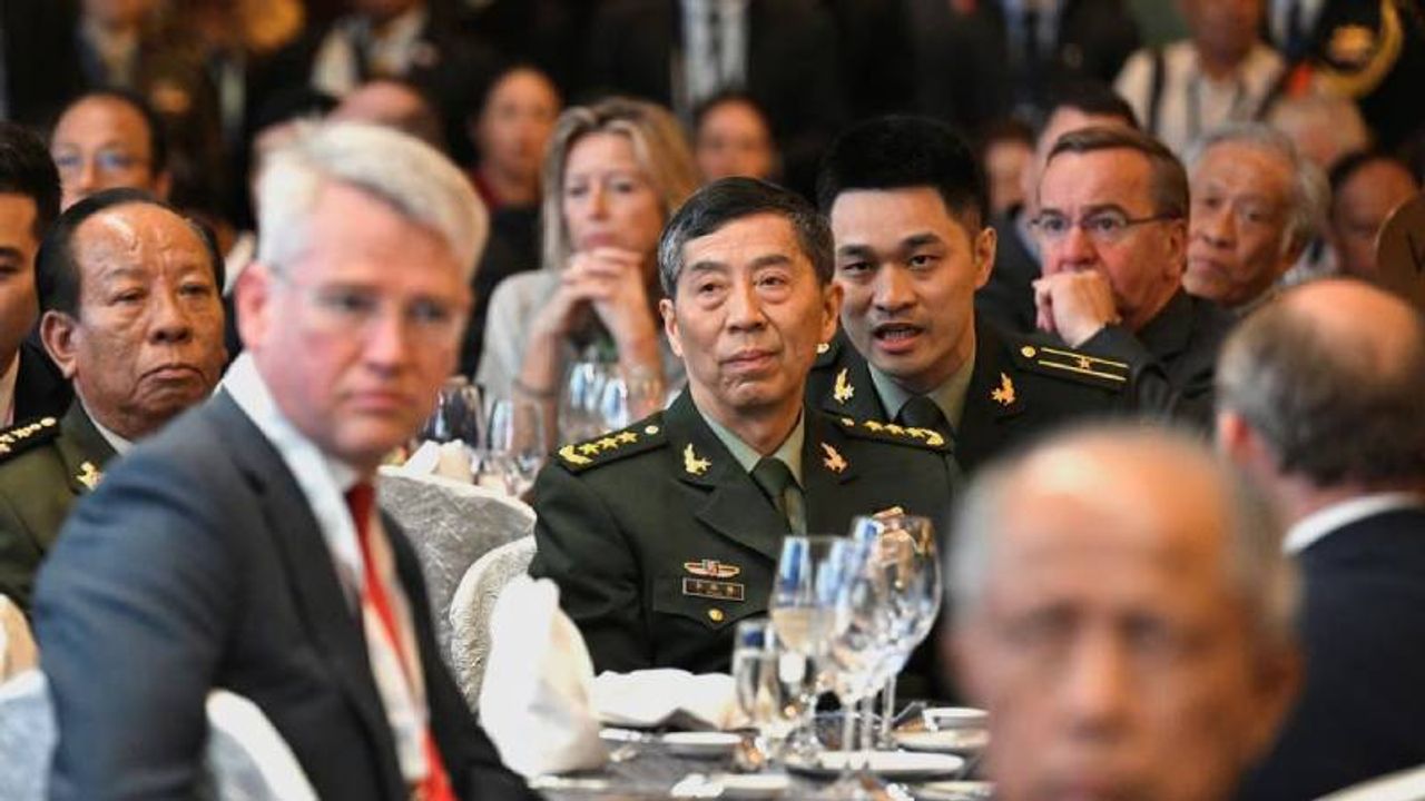 Çin Savunma Bakanı Li Shangfu ev hapsinde mi?