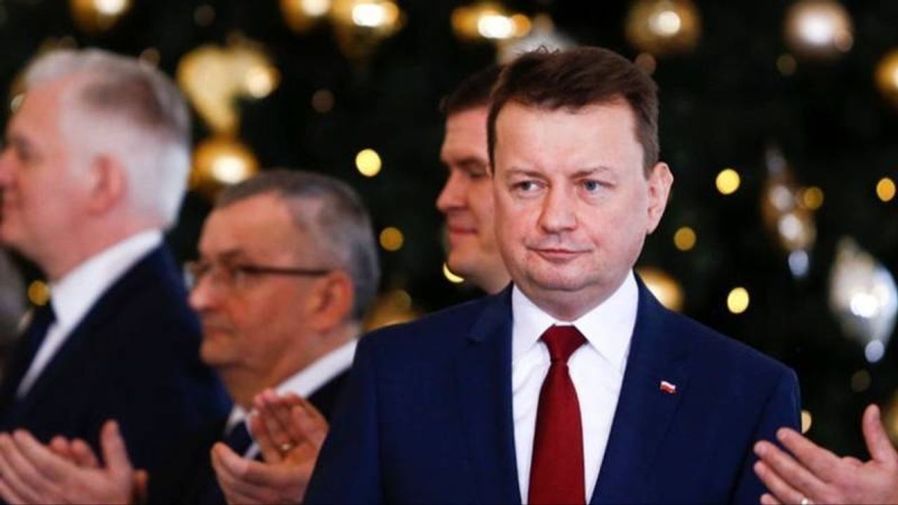 Polonya Savunma Bakanı, seçim kampanyası için ülke ordusuna ait "çok gizli" belgeleri ifşa etmekle suçlanıyor