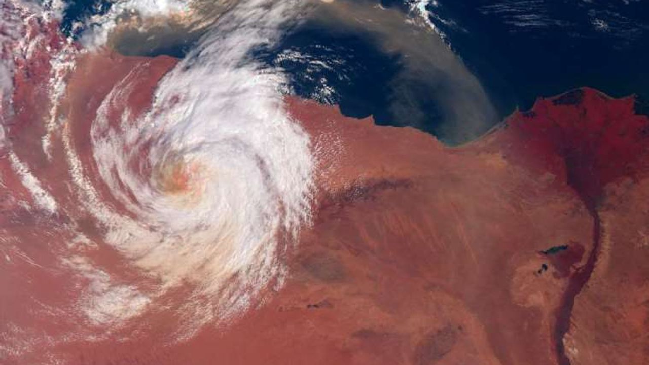 Libya'daki sel felaketinin uydu görüntüleri paylaşıldı: Derne yok olma noktasına geldi