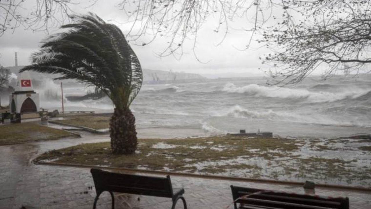 Meteoroloji saat verdi... Ege Denizi için 'fırtına' uyarısı