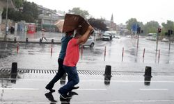 AKOM ve Meteoroloji uyardı: Marmara Bölgesi'ne sağanak ve fırtına geliyor