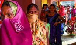 'Dünyanın en büyük seçimi' başladı: Hindistan'da genel seçim neden 6 hafta sürüyor, nasıl yapılıyor?