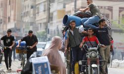 İsrail'den hem kara harekatını genişlettiği en güneydeki Refah hem de Kuzey Gazze için yeni tahliye emirleri