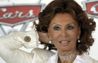 Sophia Loren hastaneye kaldırıldı