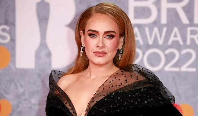 Ünlü şarkıcı Adele hayranını korudu