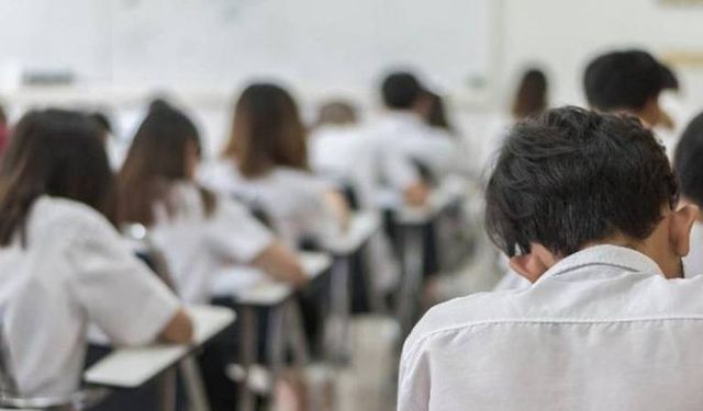 Liselere sınıf tekrarı geri geldi