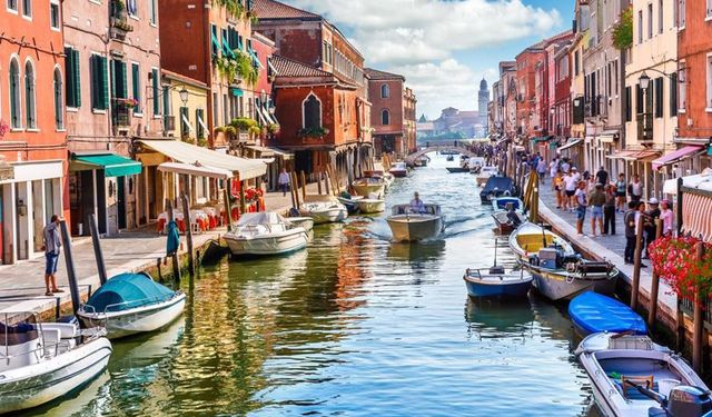 Venedik, günübirlik turistler için giriş ücreti uygulamasını denemeye hazırlanıyor