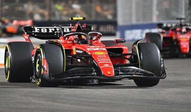 Formula 1 Singapur GP'de zafer Carlos Sainz'ın!