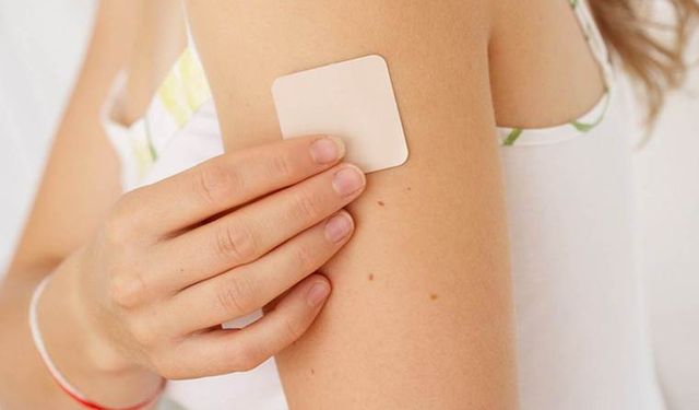 Sigarayı bırakmak isteyenler nikotin bandına koşuyor: Nikotin bandı nereye yapıştırılmalı?