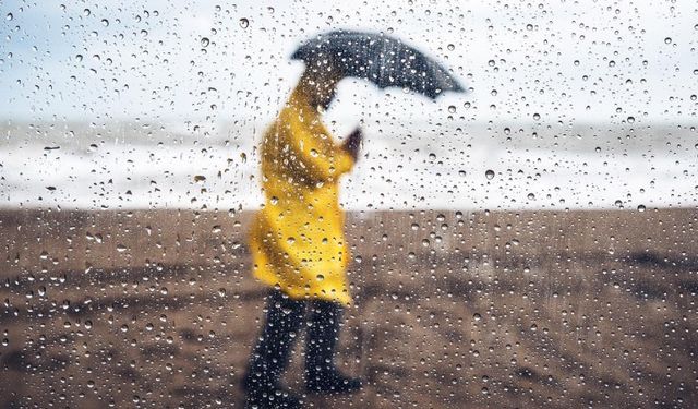 Meteoroloji'den 12 il için turuncu ve sarı kodlu kuvvetli yağış uyarısı