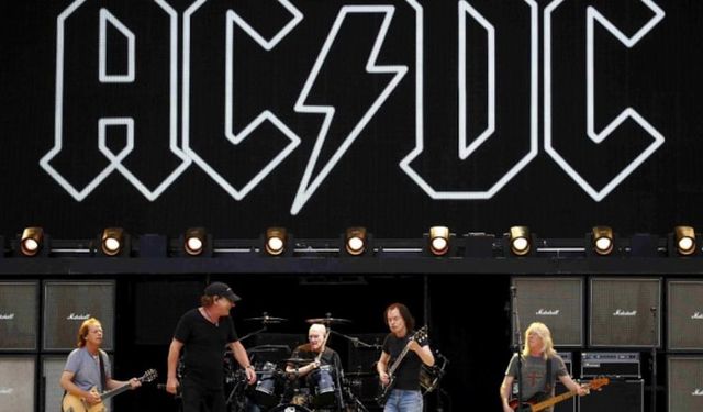 Dünyaca ünlü rock müzik grubu AC/DC'nin bateristi Colin Burgess hayatını kaybetti