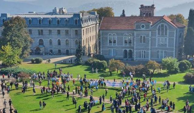 Boğaziçi Üniversitesi’ndeki görevinden uzaklaştırılan akademisyen Tolga Sütlü yargı savaşını kazandı