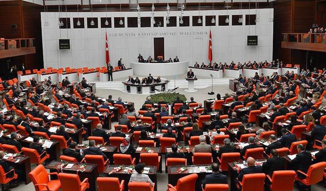 Emekliye ek zam teklifi Meclis'te: Genel Kurul görüşmeleri yarın başlayacak