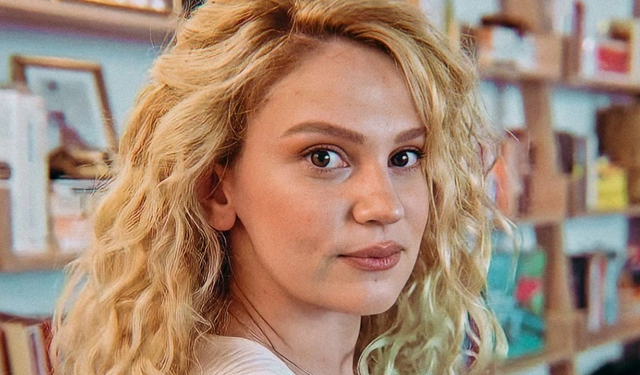 Farah Zeynep Abdullah 'Çirkin ve iğrençsin' diyen takipçisini ifşa etti: 'Özür dilerim güzellik...'