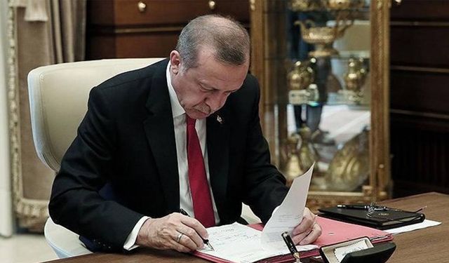 Erdoğan, Güzel Sanatlar Genel Müdür Yardımcısını görevden aldı; Bilgi Edinme Kurulu'na 9 yeni üye atadı