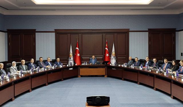 AKP Sözcüsü Çelik: Türkiye güvenli şekilde seçim yapan ve güvenli bir ülkedir