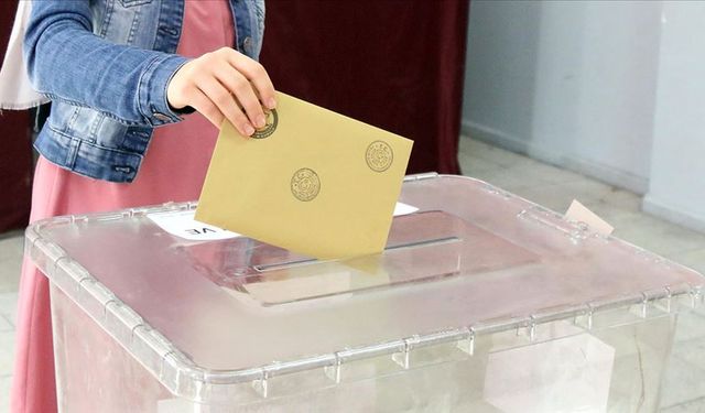 Geçici aday listeleri il seçim kurullarında askıya çıkarıldı: Yerel seçim takvimi nasıl işleyecek?