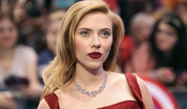 Dünyaca ünlü oyuncu Scarlett Johansson yönetmen koltuğunda