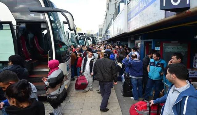 İstanbul'da bayram öncesinde otobüs biletleri tükendi