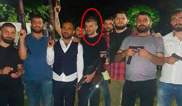 Ayhan Bora Kaplan'a TRT binası önündeki silahlı fotoğraf soruldu: "Devlet görevlilerini suçlamamı bekliyorlar, cevabı burada veremem"