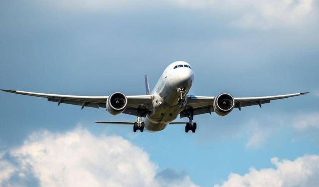 Rusya'da yolcu uçağı düştü: 3 ölü
