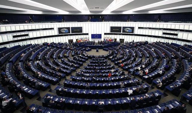 Avrupa Parlamentosu'nda AfD öncülüğünde aşırı sağcı yeni bir grup kuruldu