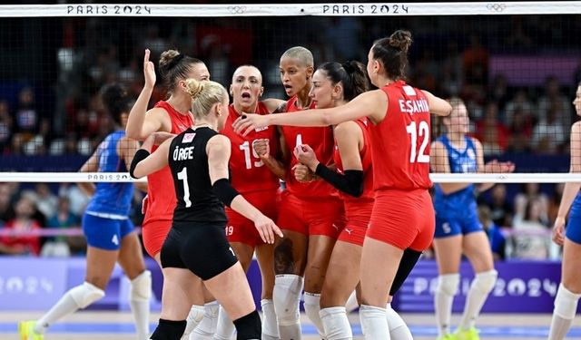 2-0'dan muhteşem geri dönüş: Filenin Sultanları, Olimpiyatlara Hollanda galibiyetiyle başladı!