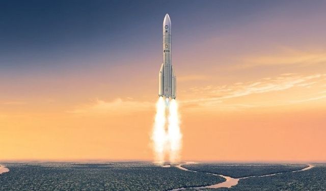 Avrupa Uzay Ajansının yeni roketi Ariane 6 ilk kez fırlatıldı