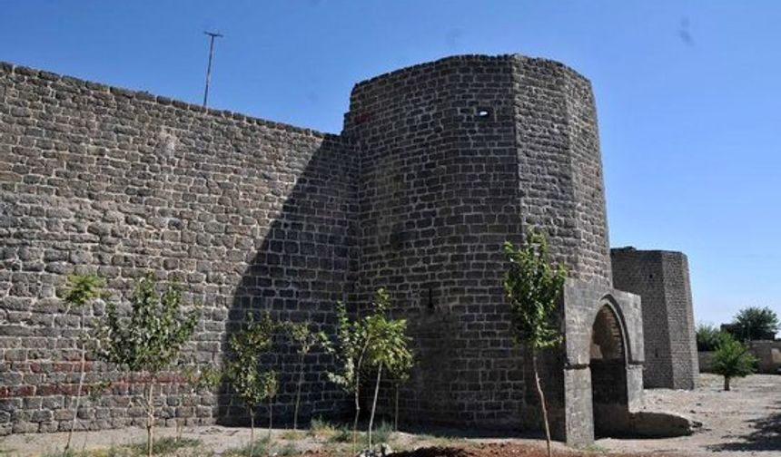Diyarbakır Surları'nda restorasyon sürüyor