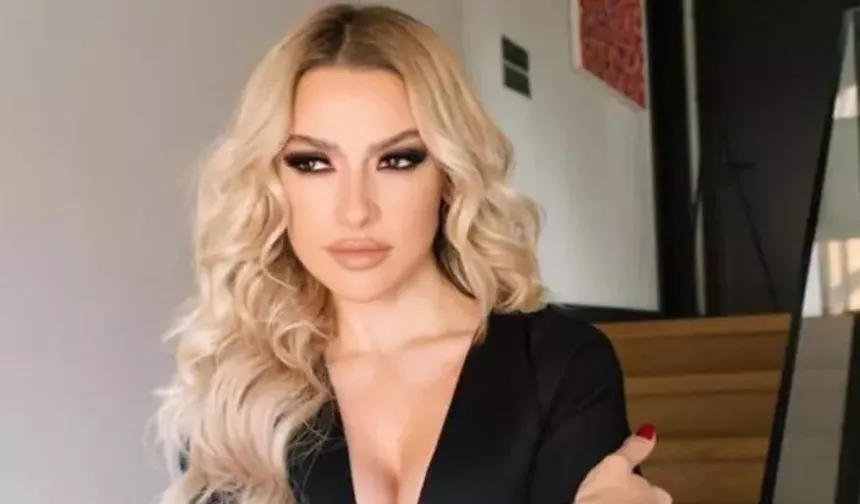 Cesur poz şaşırttı...Hadise'nin yarı çıplak pozu olay oldu; görenlerin ağzı açık kaldı!