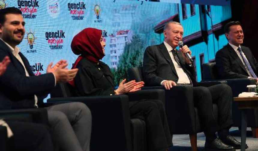 Erdoğan: Alper Gezeravcı'nın yaptığı işe "turistik gezi" demeleri ayıp