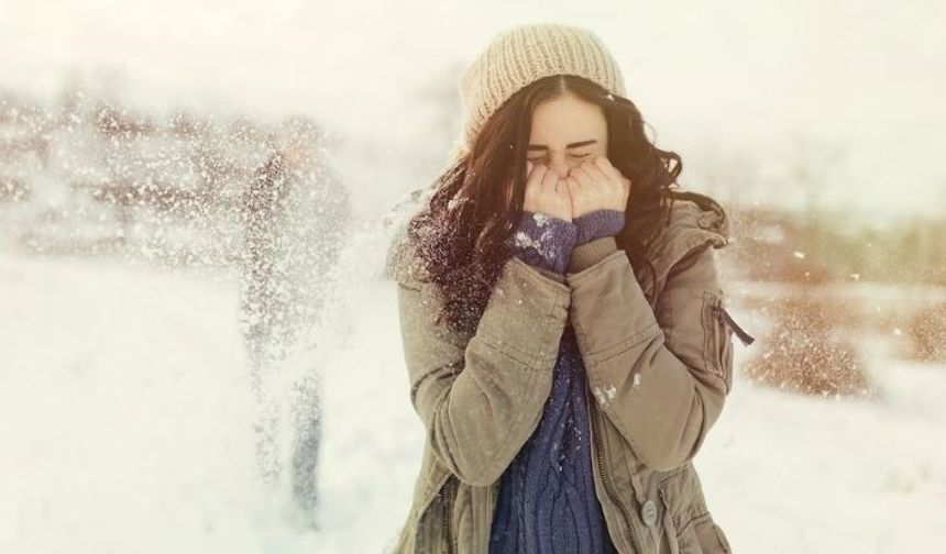 Deri Hastalıkları Uzmanı uyarıyor: Soğuk hava ve enfeksiyonlar deri sağlığını tehdit ediyor