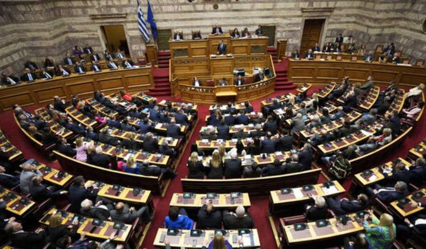 Yunanistan'da Miçotakis hükümeti, muhalefetin gensoru önergesine karşı güvenoyu aldı