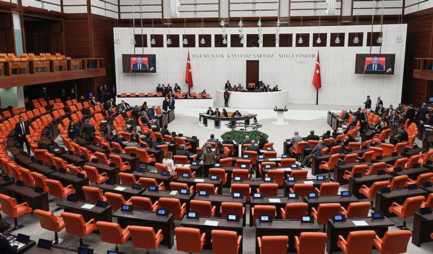 TBMM İliç Komisyonu'nun üyeleri Resmi Gazete'de | AKP'den 8 üye seçilirken; CHP'den 4, DEM, Saadet ve İyi Parti'den 1'er üye komisyonda yer aldı