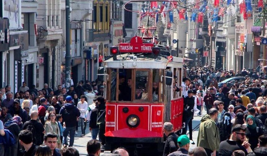 İBB duyurdu: İstiklal Caddesi'nde bataryalı tramvaylar hizmet verecek